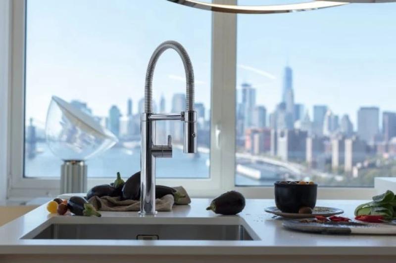 Franke Pescara Semi Pro L robinet de cuisine bec flexible chrome 115.0393.975