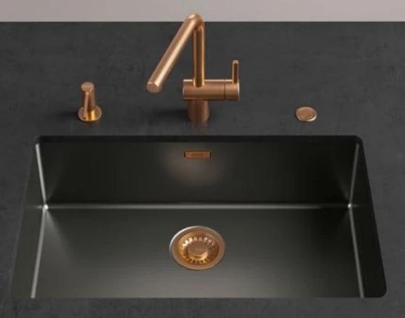 Franke Mythos masterpiece  Set de panier pour bonde gun metal avec trop-plein 112.0653.030  Le set de vidange s'adapte uniquement aux éviers BXM Mythos Masterpiece. Cette pièce permet de comb