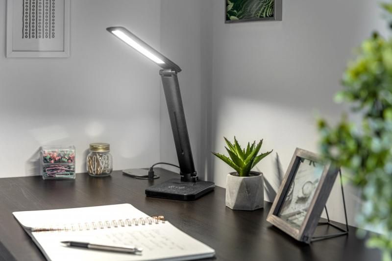 Decor Lampe de bureau LED IZUKA 6W 400lm AC220-240V 50/60Hz CCT chargeur inductif noir. 1208962497