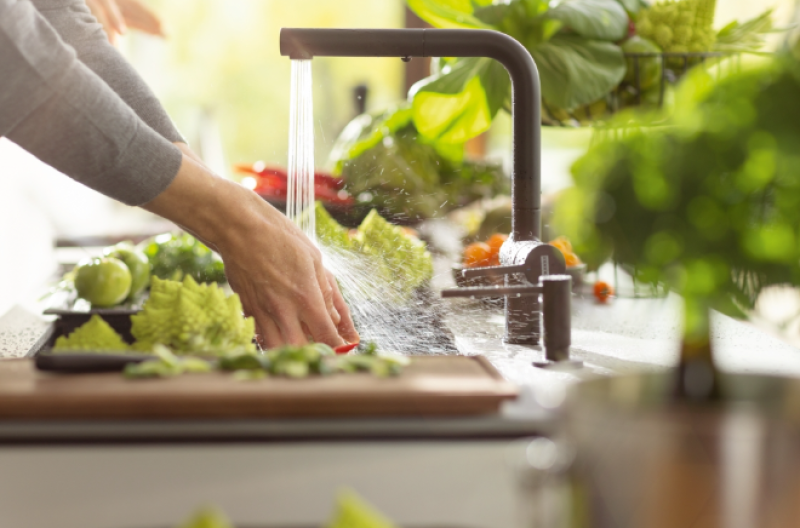 Franke Active Twist Mitigeur Monocommande Noir avec Bec Extractible et Commande de Vidage Intégrée 115.0669.769