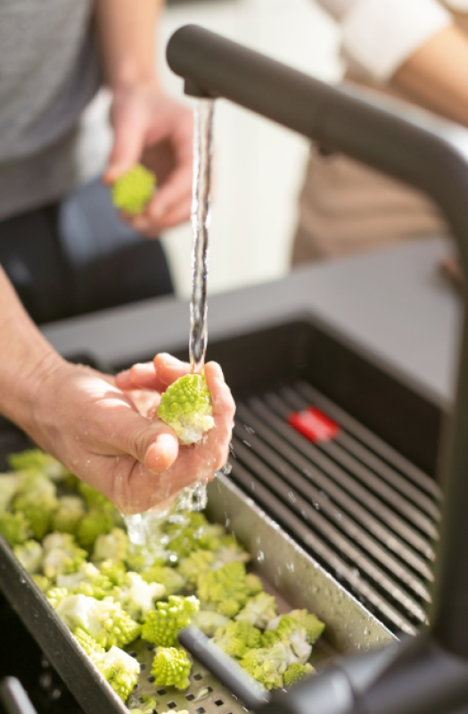 Franke Active Twist Mitigeur Monocommande Noir avec Bec Extractible et Commande de Vidage Intégrée 115.0669.769