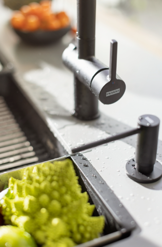 Franke Active Twist Mitigeur Monocommande Noir avec Bec Extractible et Commande de Vidage Intégrée 115.0669.769