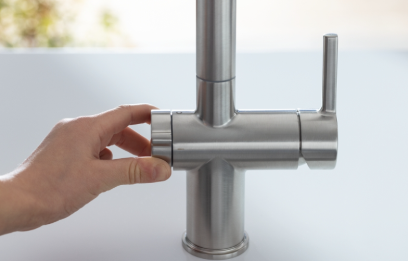 Franke Active Twist Mitigeur Monocommande Aspect Inox avec Bec Extensible et Commande de Vidage Intégrée 115.0653.505