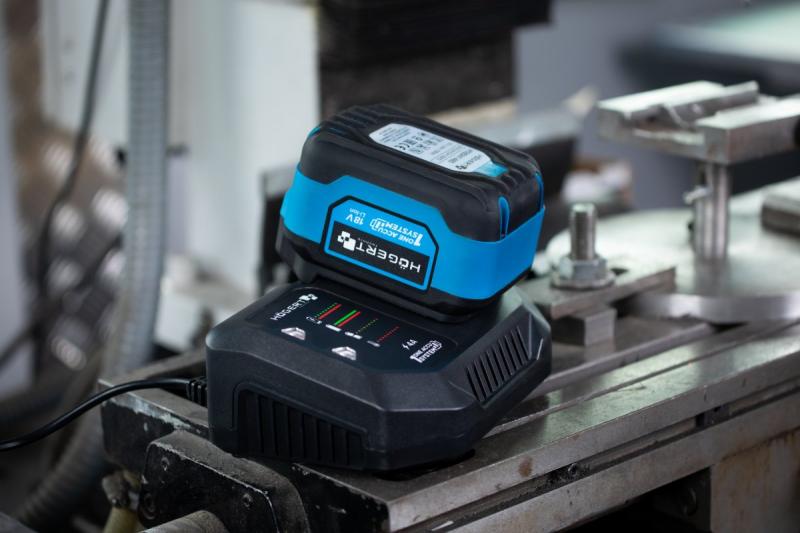 Chargeur rapide HÖGERT pour batterie 6A 18V