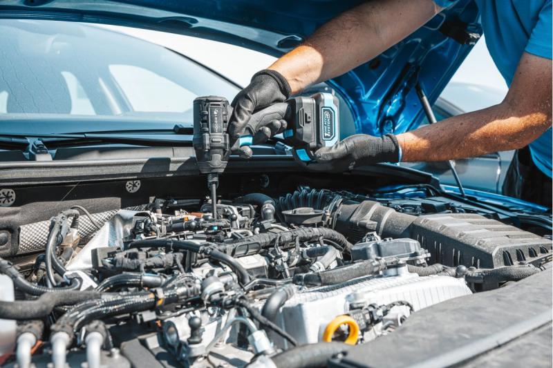HÖGERT Fer à repasser sans balais 18V, ensemble avec batterie, chargeur et accessoires